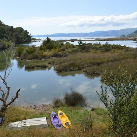 Sunrise Cabin At First Light Rangihaeata Retreat 塔卡卡 外观 照片