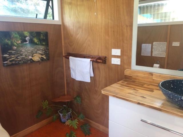 Sunrise Cabin At First Light Rangihaeata Retreat 塔卡卡 外观 照片