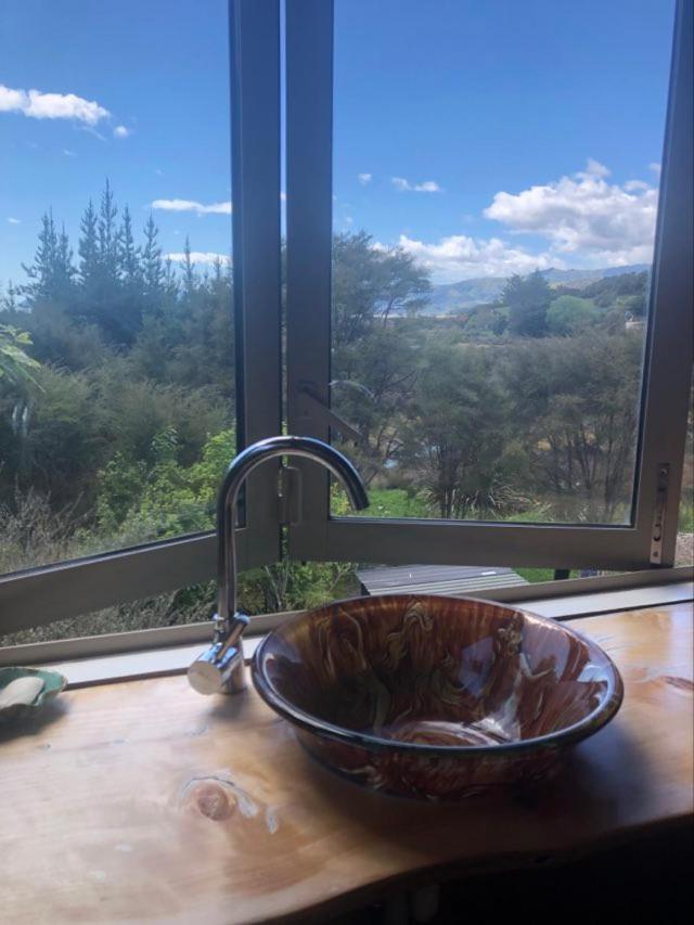 Sunrise Cabin At First Light Rangihaeata Retreat 塔卡卡 外观 照片