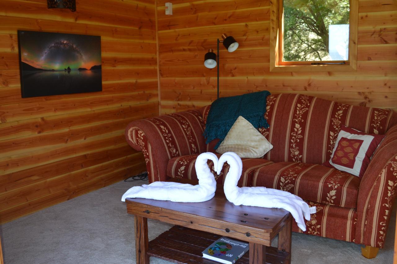 Sunrise Cabin At First Light Rangihaeata Retreat 塔卡卡 外观 照片